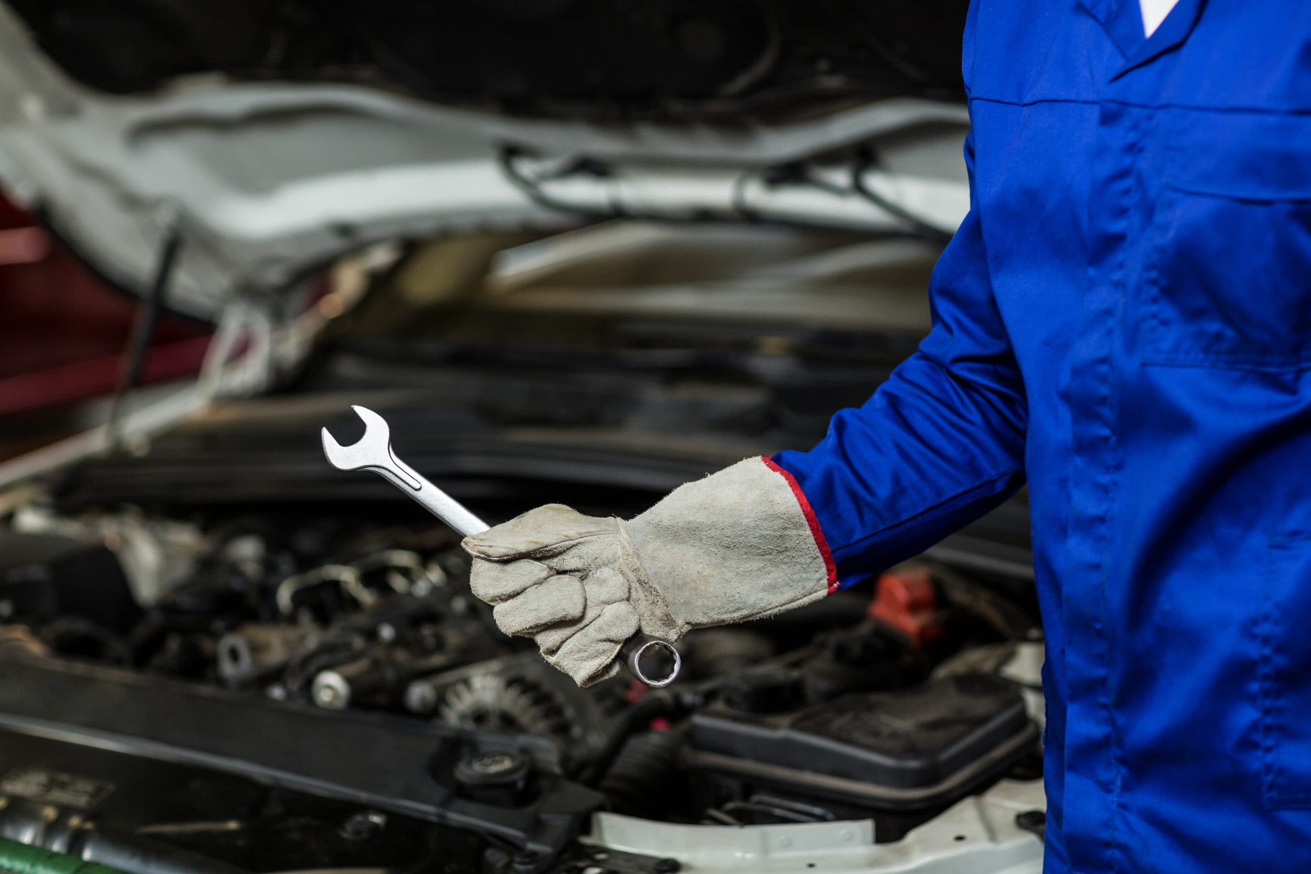 800 Motor Guru premium auto repair Dubai